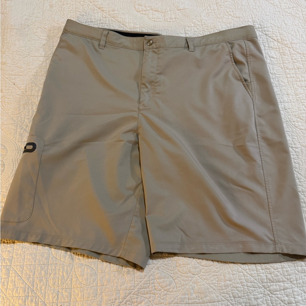 Fila Men's Beige Flat Front Golf Shorts Size 42